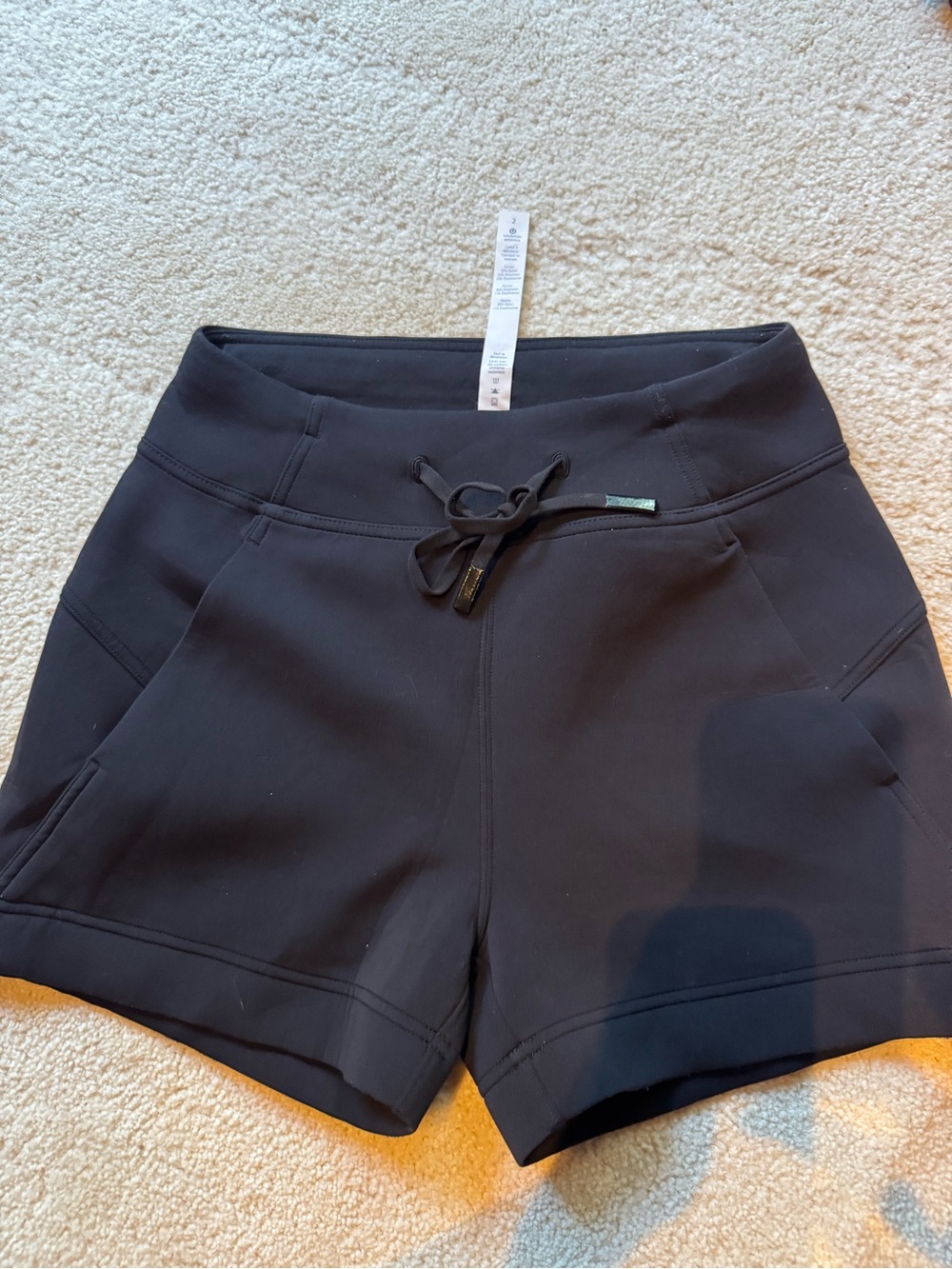 Lululemon In-Form Short Size 2 - Picture 6 of 6